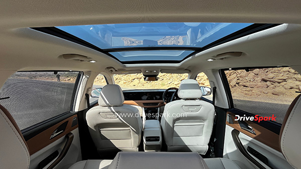 Mahindra XUV 7XO Review Design Specs Features And Driving Impressions Details