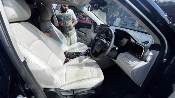 mahindra-xuv-3xo-ev-price-features-design-battery-details