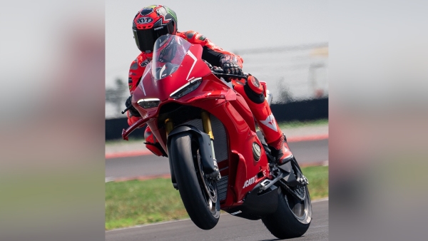 ducati-launched-all-new-panigale-v4-r-in-india