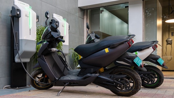 ather-energy-riders-now-have-access-to-5000-plus-two-wheeler-fast-chargers