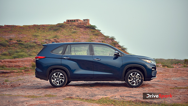 Maruti Suzuki Invicto Price Design Colours Engine Mileage Features and All Details