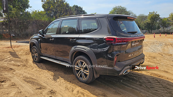 MG Majestor Suv Unveiled In India Details