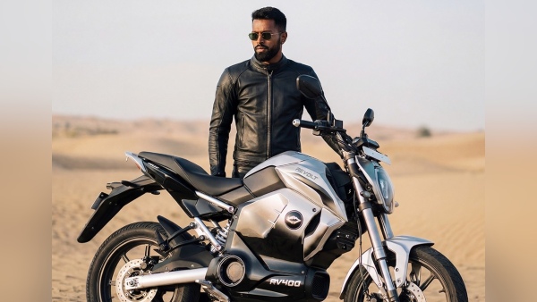 revolt-motors-announced-hardik-pandya-as-brand-ambassador