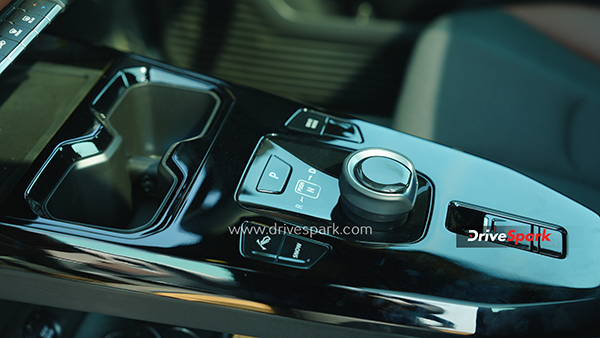 toyota-urban-cruiser-ebella-electric-suv-review