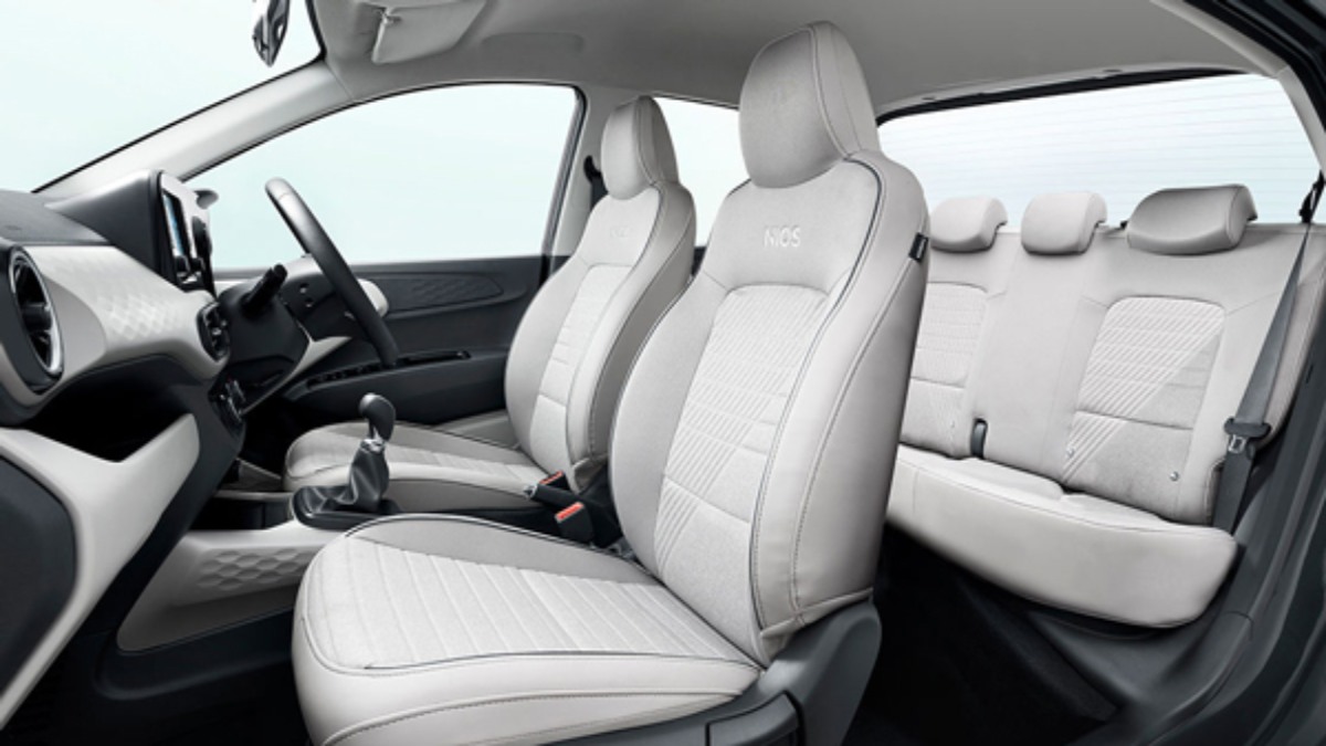 ಹುಂಡೈ ಐ10 VS ಟಾಟಾ ಟಿಯಾಗೊ: ಬರೀ 5.5 ಲಕ್ಷದೊಳಗಿನ ಕಾರುಗಳಿವು... ಯಾವುದು ಬೆಸ್ಟ್?