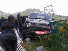 മഹീന്ദ്ര എസ്101 ടെസ്റ്റിനിടെ അപകടത്തില്‍ പെട്ടു