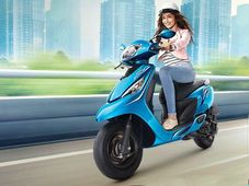 സ്ത്രീകൾക്ക് വാങ്ങാൻ ഭാരം കുറഞ്ഞ 10 സ്കൂട്ടറുകൾ