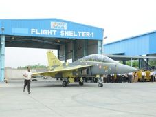 ഇന്ത്യൻ വ്യോമസേനയുടെ കരുത്താകാൻ 'തേജസ്'