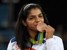 സാക്ഷിമാലികിന് മഹീന്ദ്രയുടെ ഒരു തകർപ്പൻ സമ്മാനം!!