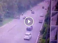 ലംബോര്‍ഗിനിയെ മറികടക്കാനുള്ള ഡിസൈറിന്റെ ശ്രമം; ഇക്കോ വാന്‍ ഡ്രൈവര്‍ക്ക് നഷ്ടപ്പെട്ടത് സ്വന്തം ജീവന്‍