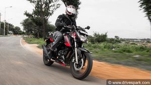 ടിവിഎസ് അപാച്ചെ 200 റേസ് എഡിഷനില്‍ 1,000 കിലോമീറ്റര്‍ — വിശേഷങ്ങളും പോരായ്മകളും
