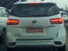 വിപണിയിലെത്തും മുമ്പ് കിയ കാര്‍ണിവല്‍ പരീക്ഷണയോട്ടം; ചിത്രം പുറത്ത്