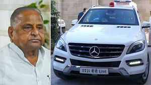 ഔദ്യോഗിക വാഹനം നന്നാക്കണമെന്ന ആവശ്യവുമായി മുലായം സിങ് യാദവ്; കൈയ്യൊഴിഞ്ഞ് ബിജെപി സര്‍ക്കാര്‍