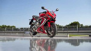CBR 650R-ന്റെ പരിമിത യൂണിറ്റുകൾ പൂർണമായും വിറ്റഴിച്ച് ഹോണ്ട