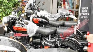 ബിഎസ് VI ക്ലാസിക്ക് 350 ഡീലര്‍ഷിപ്പില്‍ എത്തിച്ച് റോയല്‍ എന്‍ഫീല്‍ഡ്