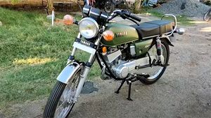 ക്ലാസിക് ഭാവത്തിൽ മിനുങ്ങി യമഹ RX 100