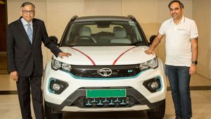 നെക്‌സോണ്‍ ഇലക്ട്രിക് സ്വന്തമാക്കി ടാറ്റ ചെയര്‍മാന്‍