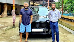 പുതിയ ബിഎംഡബ്ല്യു X5 സ്വന്തമാക്കി ബോളിവുഡ് താരം സുനിൽ ഷെട്ടി