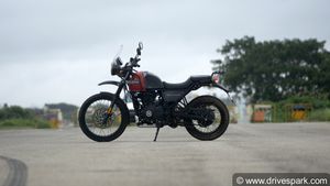 ഹിമാലയന്റെ വിൽപ്പനയിൽ കുതിപ്പ്; നവംബറിൽ നിരത്തിലെത്തിച്ചത് 1,550 യൂണിറ്റുകൾ