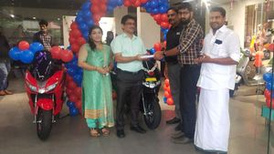 ഇനി നിരത്തുകളിലേക്ക്; SXR 160 മാക്‌സി സ്‌കൂട്ടറിന്റെ ഡെലിവറി ആരംഭിച്ച് അപ്രീലിയ
