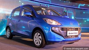 ജനപ്രീതി നഷ്ടപ്പെട്ട് ഹ്യുണ്ടായി സാന്‍ട്രോ; പ്രതിമാസ വില്‍പ്പനയില്‍ ഇടിവ്