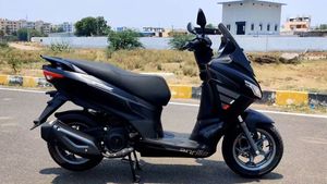 പുതിയ അപ്രീലിയ SXR125-നെ അടുത്തറിയാം; വോക്എറൗണ്ട് വീഡിയോ ഇതാ