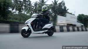 സോള്‍ ഇലക്ട്രിക് സ്‌കൂട്ടറിന്റെ അവതരണം വെളിപ്പെടുത്തി ഈവ്