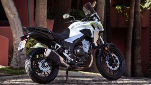 ഹോണ്ട CB 500X അഡ്വഞ്ചർ മോട്ടോസൈക്കിളുകളുടെ ആദ്യ ബാച്ച് ഡീലർഷിപ്പിൽ എത്തിത്തുടങ്ങി; ഡെലിവറികൾ ഉടൻ