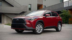 ഓൾ-വീൽ ഡ്രൈവ് ഓപ്ഷനുമായി 2022 Corolla Cross അവതരിപ്പിച്ച് Toyota
