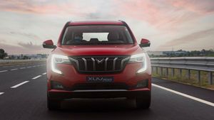 XUV700-യുടെ ബുക്കിംഗില്‍ കണ്ണുതള്ളി Mahindra; പിന്നാലെ വിലയും കൂട്ടി
