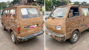 ചൂടിനെ പ്രതിരോധിക്കാന്‍ ഓമ്‌നിയില്‍ ചാണകം മെഴുകി ഉടമ; ചിത്രങ്ങള്‍ ഇതാ