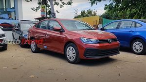 ഔദ്യോഗിക ലോഞ്ചിന് മുമ്പ് Volkswagen Virtus ബേസ് വേരിയന്റിനെ അടുത്തറിയാം; വോക്ക്എറൗണ്ട് വീഡിയോ