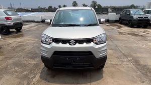 2022 Maruti S-Presso VXI+ വേരിയന്റിനെ പരിചയപ്പെടാം; വോക്ക്എറൗണ്ട് വീഡിയോ ഇവിടുണ്ട്