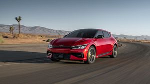 കുതിച്ചു പായാൻ 577 bhp കരുത്തുമായി 2023 Kia EV6 GT അവതരിച്ചു, ഇന്ത്യയിലേക്ക് എത്തുമോ എന്ന് ആരാധകർ