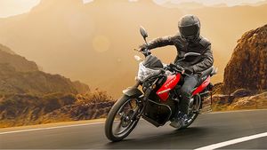ലുക്കിലും വിലയിലും കൊള്ളാം; Etryst 350 ഇലക്ട്രിക് മോട്ടോര്‍സൈക്കിള്‍ അവതരിപ്പിച്ച് Pure