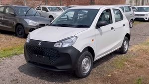 എസിയുമില്ല പവർ സ്റ്റിയറിംഗും! 2022 Alto K10 സ്റ്റാൻഡേർഡ് മോഡൽ ദേ ഇത്രമാത്രം