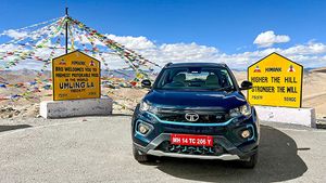റെക്കോർഡിട്ട് Tata Nexon EV; ഉംലിംഗ് ലാ പാസില്‍ എത്തിയ ലോകത്തിലെ ആദ്യത്തെ ഇലക്ട്രിക് കാർ
