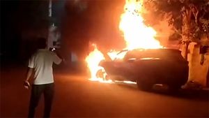 ടാറ്റ ഹാരിയറിന് തീപിടിച്ചു; സംഭവിച്ചത് എന്താണെന്നറിയാം
