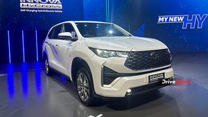 Toyota Innova Hycross; വേരിയന്റ് തിരിച്ചുള്ള സവിശേഷതകളും ഫീച്ചറുകളും അറിയാം