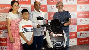 നിരത്തുകളില്‍ മിന്നൽപ്പിണറാകാന്‍ Hero Vida; ഡെലിവറി ആരംഭിച്ചു