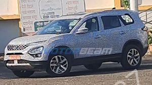 Mahindra XUV700-നെ മുട്ടുകുത്തിക്കണം;  ADAS ഉപയോഗിച്ച് പരീക്ഷണയോട്ടം നടത്തി Tata Safari