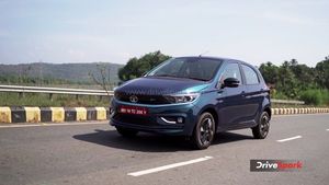 കുറഞ്ഞ വിലയും, മികച്ച റേഞ്ചും, ഇനി Tata Tiago ഇവിയുടെ കാലം; റിവ്യൂ വിശേഷങ്ങള്‍ ഇതാ...