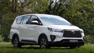 മുഴുവൻ വെറൈറ്റിയാണല്ലോ... Innova Crysta എംപിവിക്ക് CNG ഓപ്ഷനും സമ്മാനിക്കാൻ Toyota