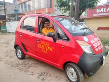 100 കി.മീ ഓടാന്‍ ചെലവ് 30 രൂപ! സൗരോര്‍ജ്ജത്തിലോടുന്ന നാനോ കാര്‍ ട്രെന്‍ഡിംഗ് 