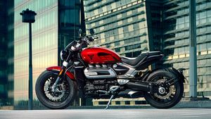 Triumph ഇങ്ങെടുക്കുവാണെന്ന് ബജാജ്; കെടിഎമ്മിനെ പോലെ ആവട്ടെയെന്ന് ഫാന്‍സ്  