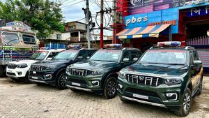 മഹീന്ദ്ര പൊളിയല്ലേ... ഏത് മലയിലും കയറിചെല്ലാൻ സ്കോർപിയോ N ആംബുലൻസ് റെഡി