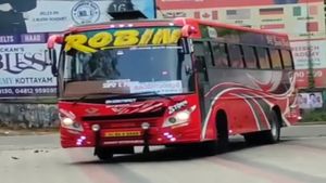 റോബിൻ ബസിനെ പൂട്ടി MVD; ഇനി കളിക്കാൻ ഓൾ ഇന്ത്യ പെർമിറ്റിന്റെ ബലമില്ല