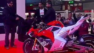 യൂറോപ്യന്‍സിന്റെ കണ്ണുതള്ളിച്ച് അള്‍ട്രവയലറ്റ് F99; സാക്ഷിയായി ദുല്‍ഖറും 