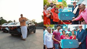 താക്കോൽ കൈമാറാൻ ഓസ്ട്രേലിയയുടെ ഓപ്പണിങ്ങ് ബാറ്റ്സ്മാൻ, ഉപഭോക്താക്കളെ ഞെട്ടിച്ച് മഹീന്ദ്ര ഡീലർഷിപ്പ്