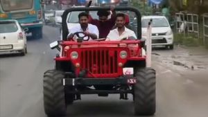 നിയമലംഘനം പതിവ് തന്നെ! ആകാശ് തില്ലങ്കരിയുടെ വിവാദ യാത്രയിലെ ജീപ്പ് ഒരു സ്ഥിരം വില്ലൻ